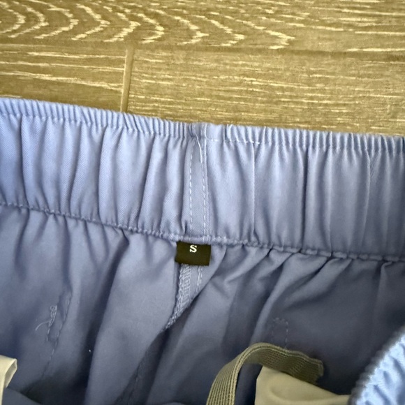 Amazon Scrub Set - Picture 4 of 5